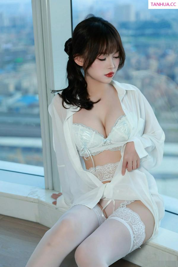   [XiuRen]高清写真图 2025.08.13 No.10642 糯咪 白色衬衫第11张图片